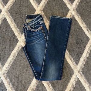 Silver Jeans size 26x35 Suki Signature Scroll Bootcut Jeans